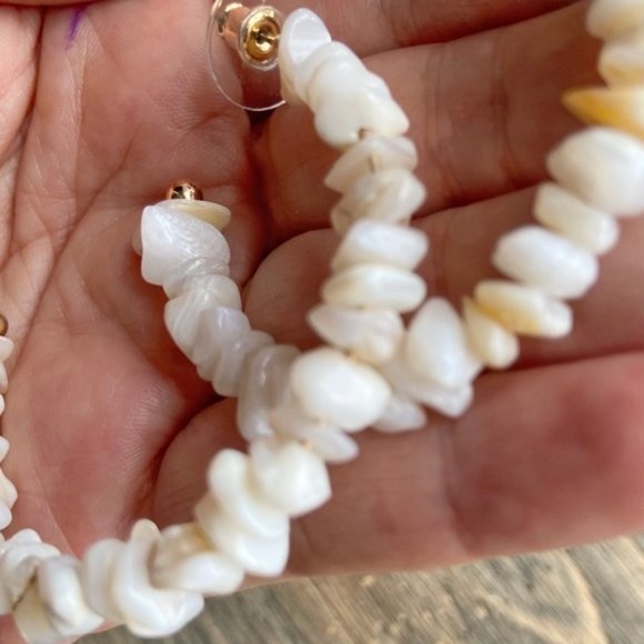 AGATE STATEMENT MEDIUM HOOPS - Picture 5 of 9